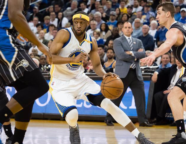 鹈鹕队外援表现抢眼,帮助球队胜出 鹈鹕队外援表现抢眼,帮助球队胜出