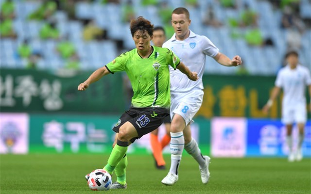 尤文图斯后防表现强劲,全队连续零封对手 尤文图斯后防表现强劲,全队连续零封对手