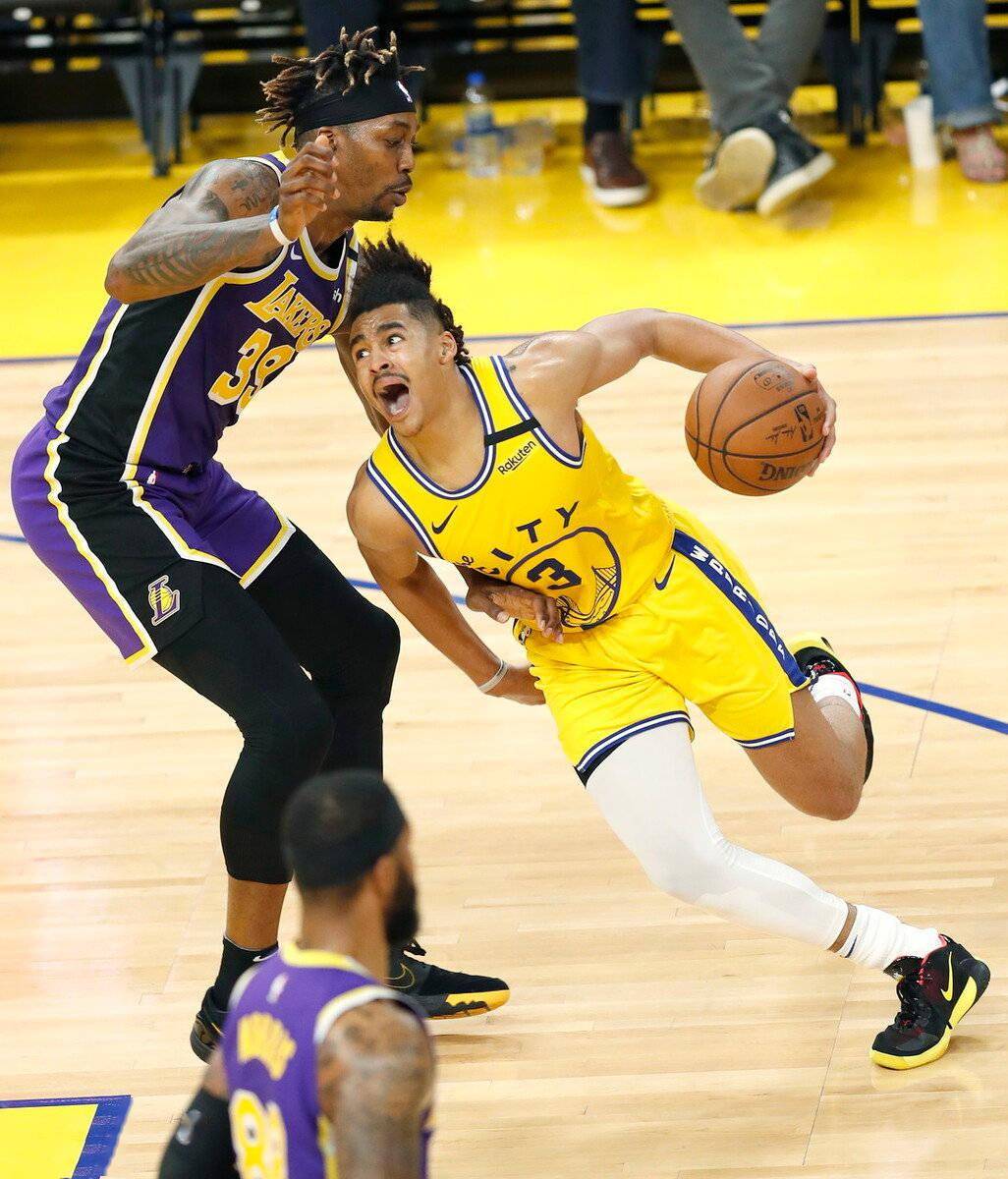 田径项目再现壮举,选手逆风破浪夺冠 田径项目再现壮举,选手逆风破浪夺冠