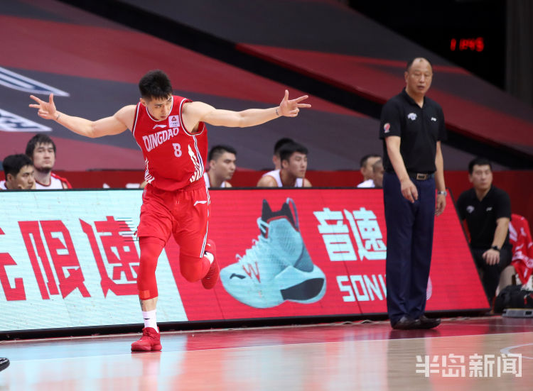 贵阳男篮在关键时刻斩获胜利 贵阳男篮在关键时刻斩获胜利