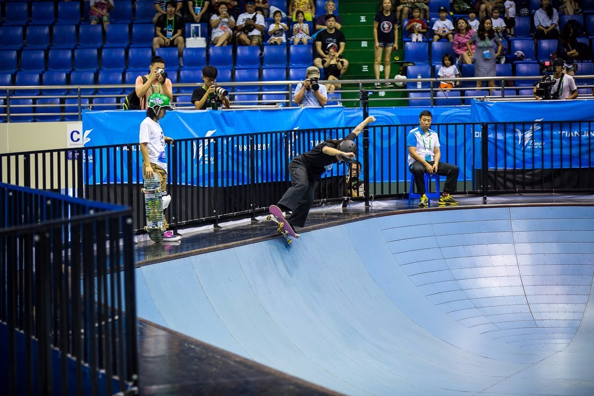 滑板男女队表现抢眼,成功摘得金牌 滑板男女队表现抢眼,成功摘得金牌