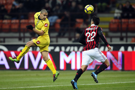 乌迪内斯连败陷困境,千钧一发绝境逢生 乌迪内斯连败陷困境,千钧一发绝境逢生