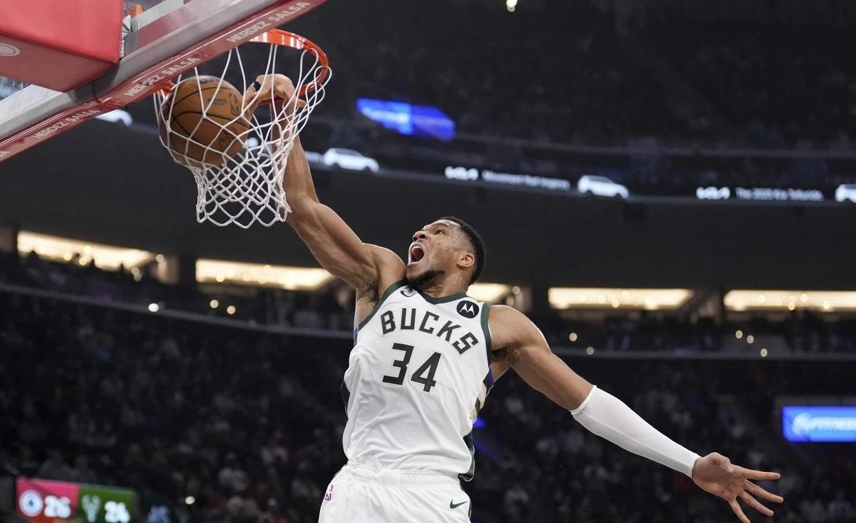 阿德托昆博贡献30+15,雄鹿轻取开拓者 阿德托昆博贡献30+15,雄鹿轻取开拓者