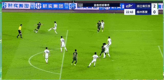 体育赛场上的精彩对决引人注目 体育赛场上的精彩对决引人注目