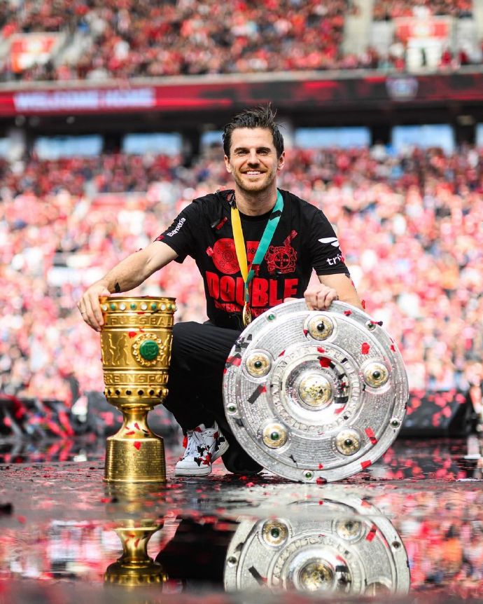 冠军之争:勒沃库森斗志昂扬 冠军之争:勒沃库森斗志昂扬