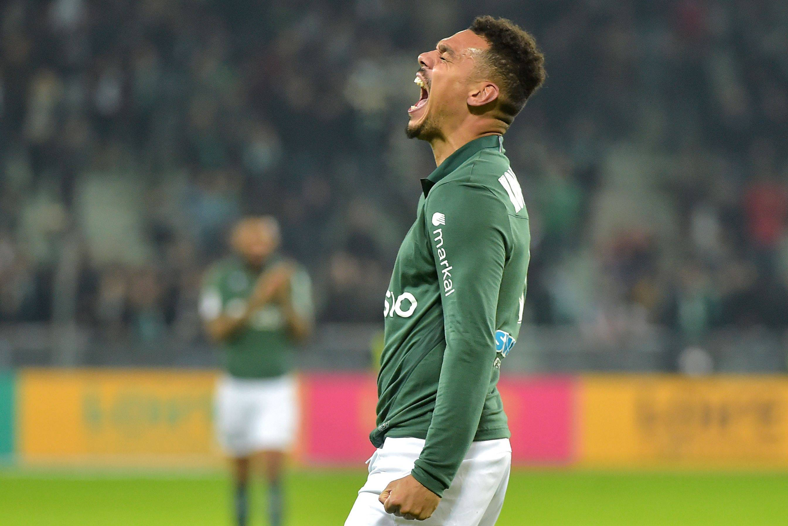 圣埃蒂安重返巅峰,法甲冠军久违笑颜 圣埃蒂安重返巅峰,法甲冠军久违笑颜