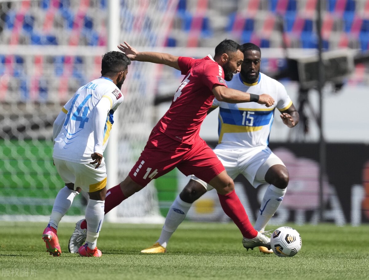 中东劲旅球队在比赛中表现抢眼 中东劲旅球队在比赛中表现抢眼