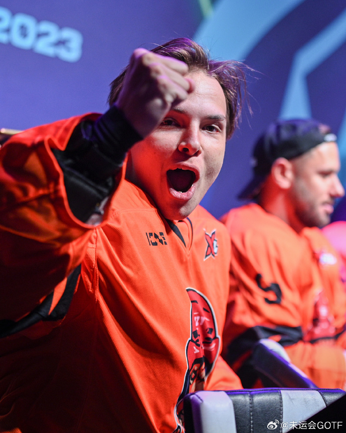 实力过人，选手轻松碾压对手摘魁