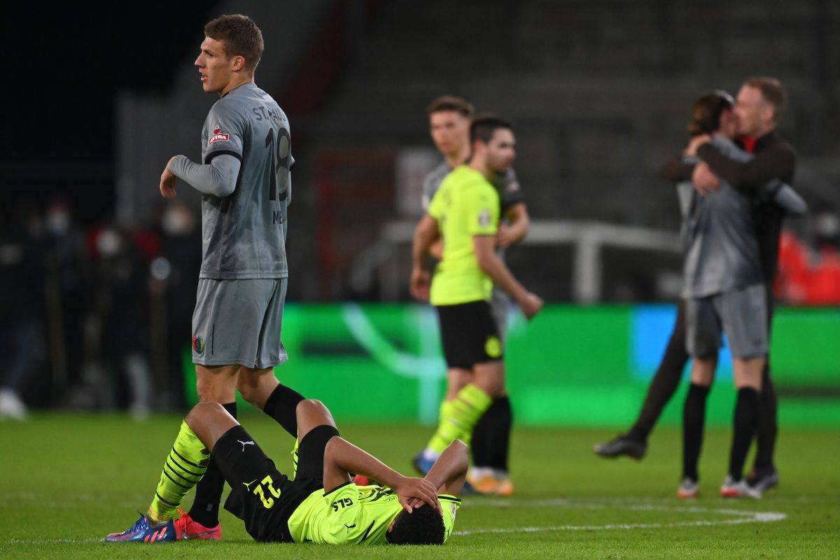 多特蒙德客场惨败,球队士气再次受挫 多特蒙德客场惨败,球队士气再次受挫