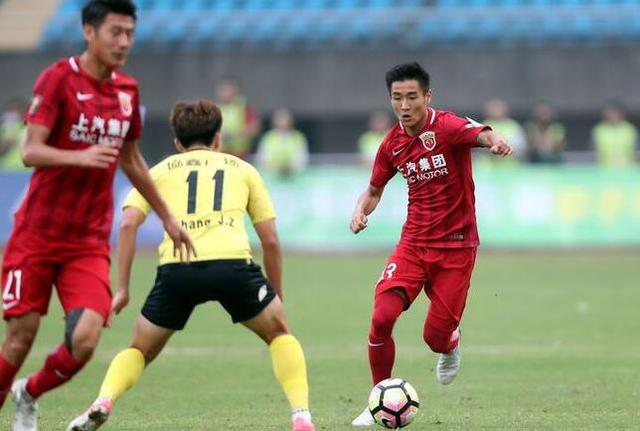 上港苦战取胜，稳固中游位置