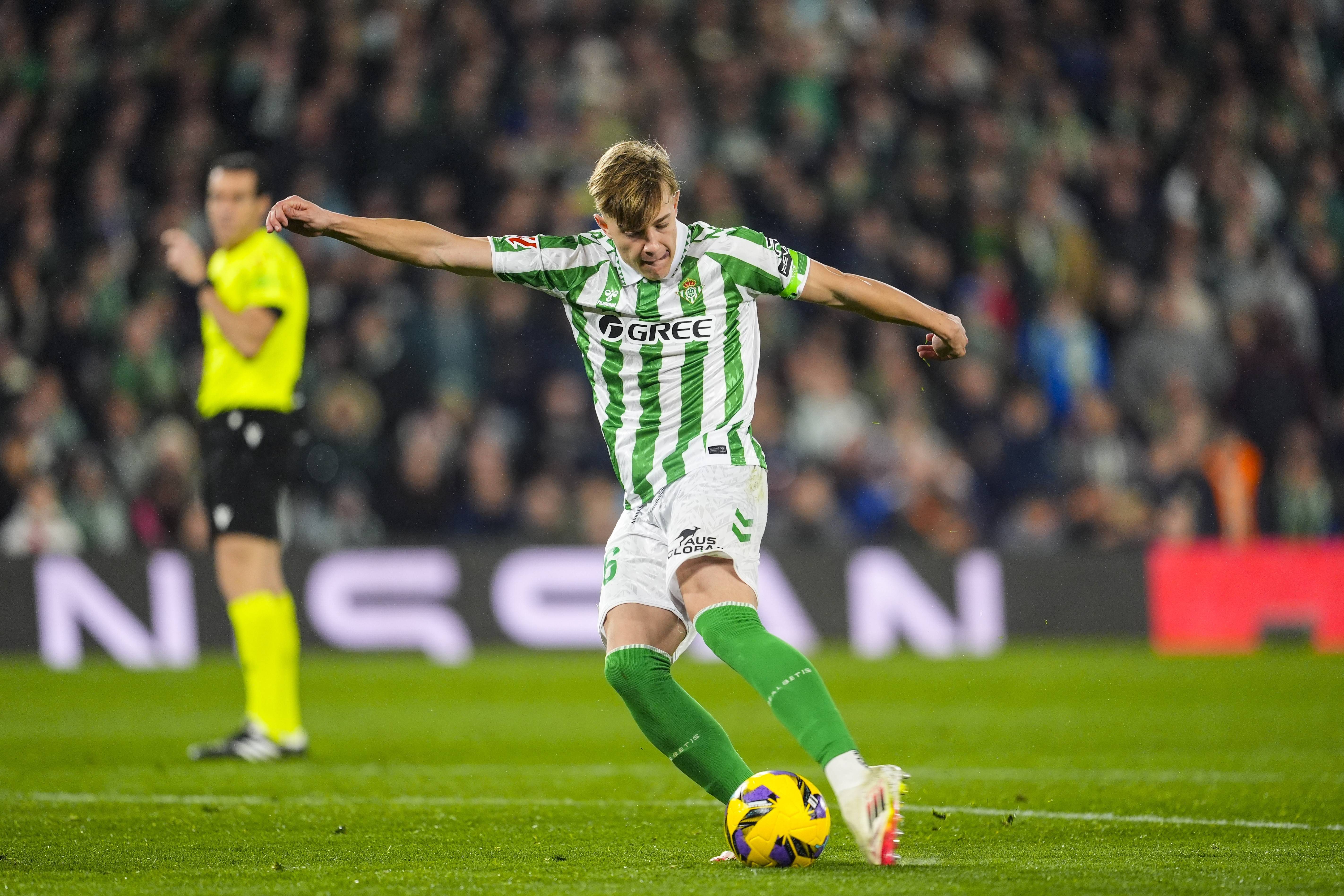 华尔沃特青训球员崭露头角,助球队胜利 华尔沃特青训球员崭露头角,助球队胜利